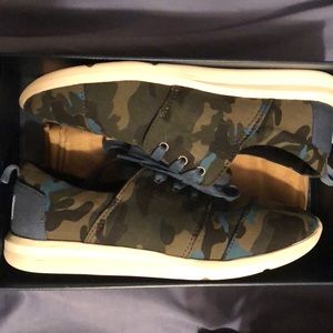 Brand New Toms Sneakers, Army and a Turquoisy Blue